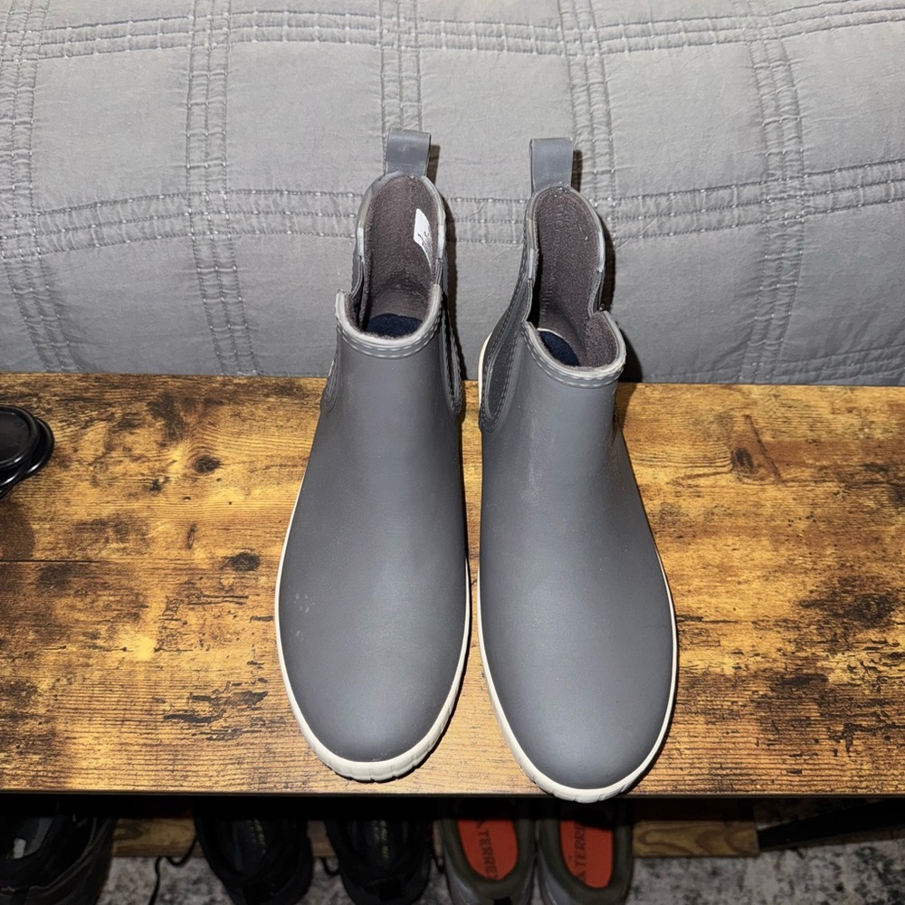 Sperry Women's Charcoal Gray Winter Boots